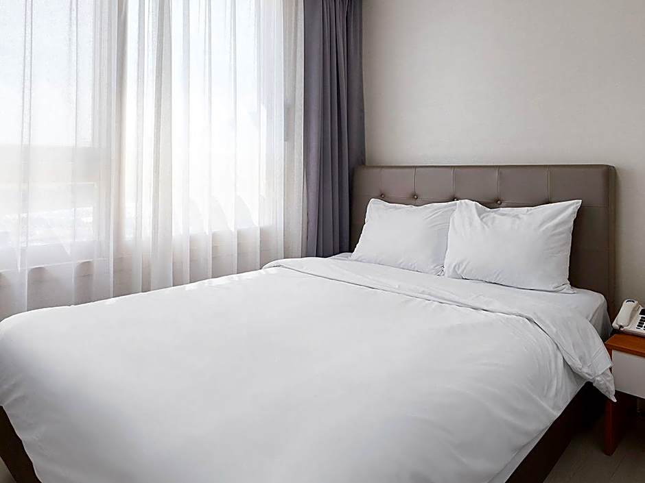 AM Hotel