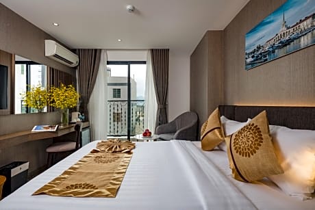 Senior Suite with Balcony