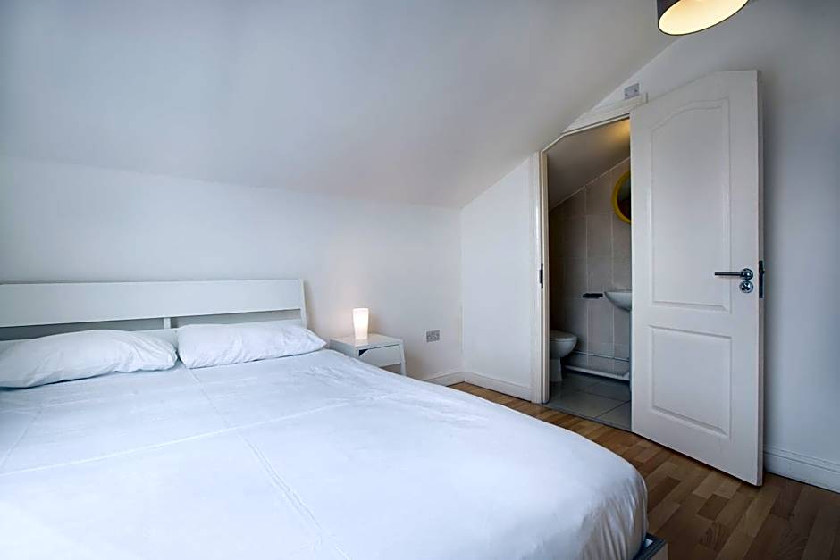 Tooting Broadway Studios & Rooms by PrimeCityHosts
