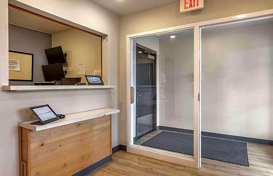 Extended Stay America Select Suites - Wichita - North