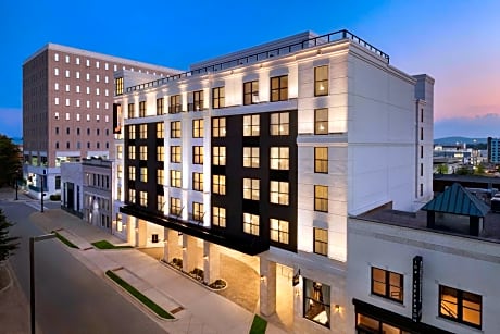 106 Jefferson Huntsville, Curio Collection by Hilton