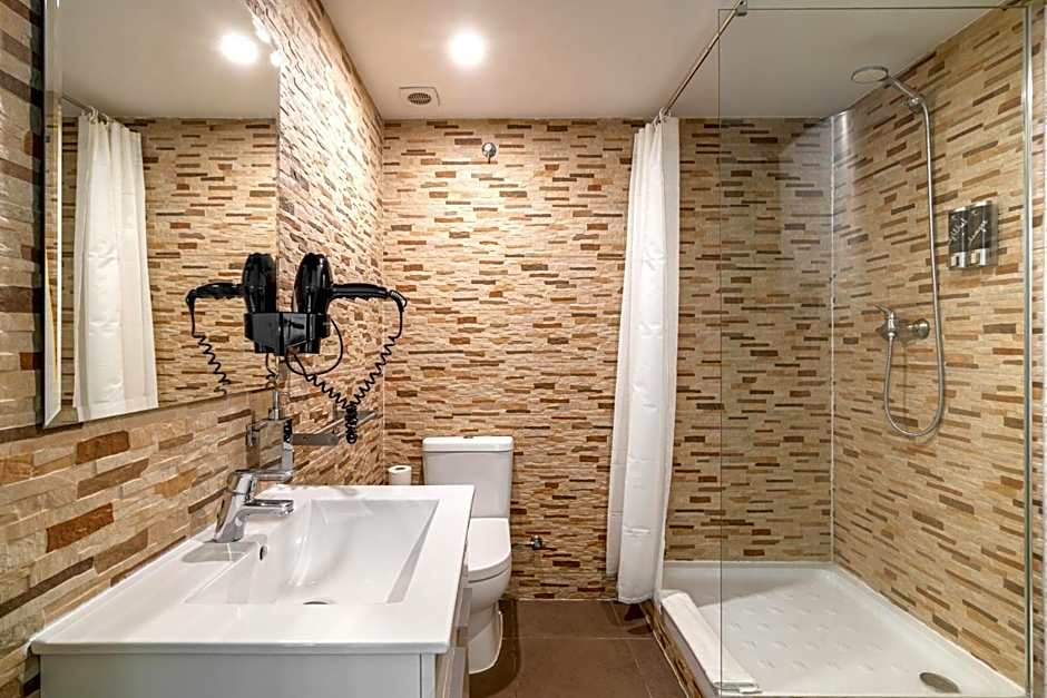 Laramond Barcelona Rooms
