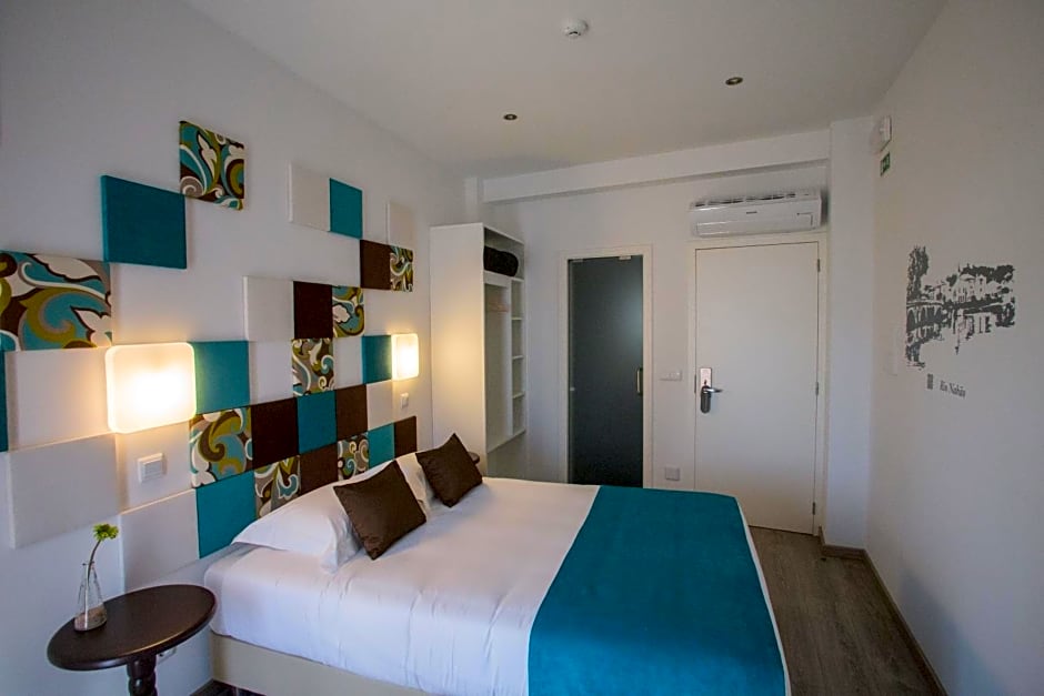 Thomar Story - Guest House