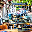 Les Fleurs Boutique Hotel