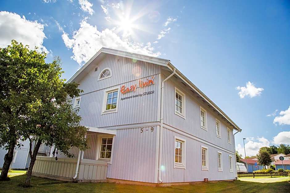 Easy Livin' Apartment Hotel