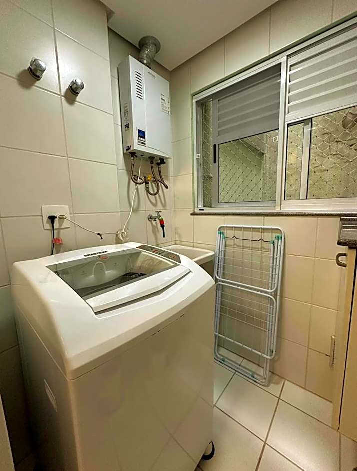 Relaxing Ingleses Beach Apartment