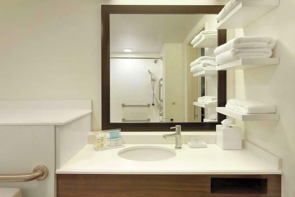 Hampton Inn By Hilton And Suites Springdale
