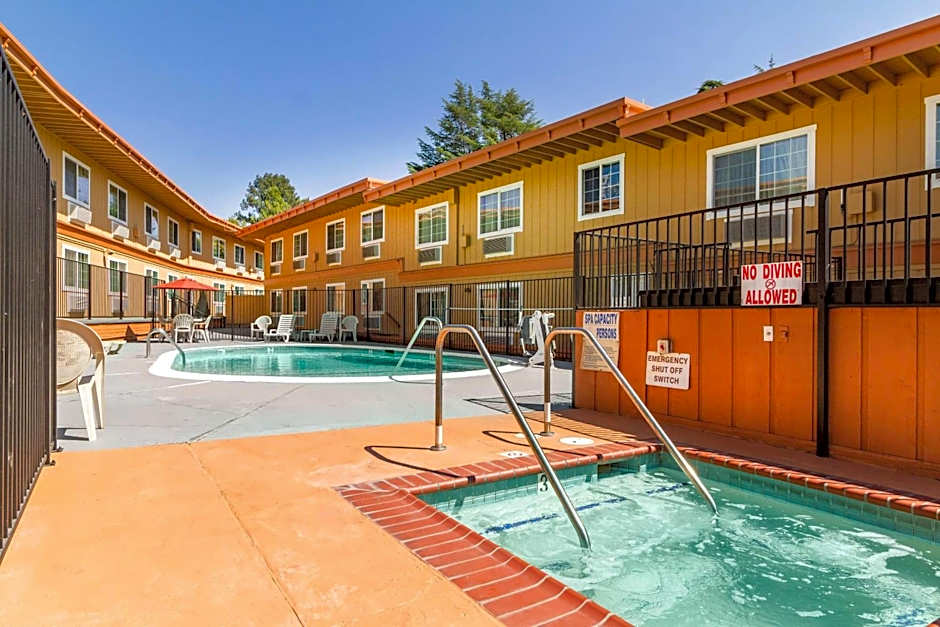 Rodeway Inn Auburn- Foresthill