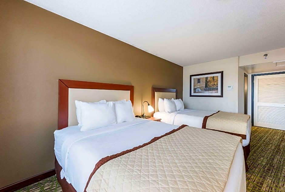 Clarion Hotel & Suites – Mount Laurel, NJ
