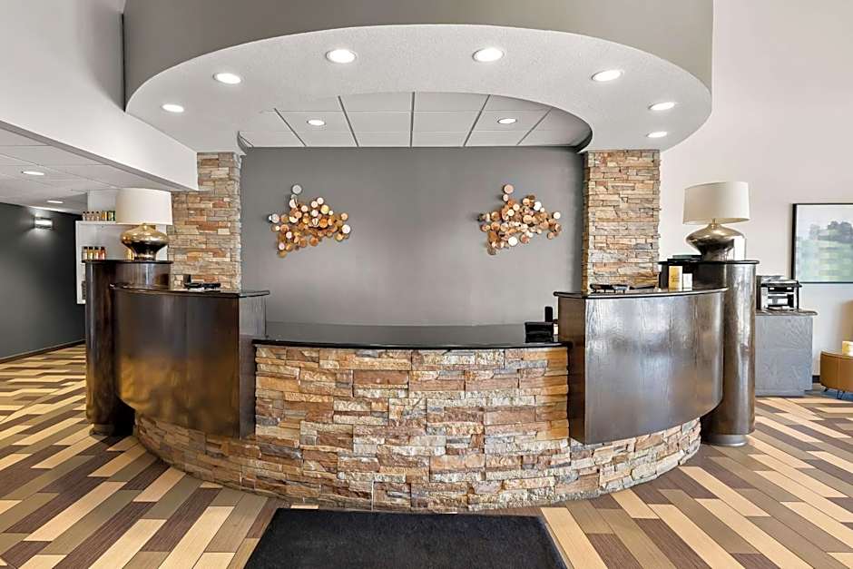 Best Western Luxbury Inn-Fort Wayne