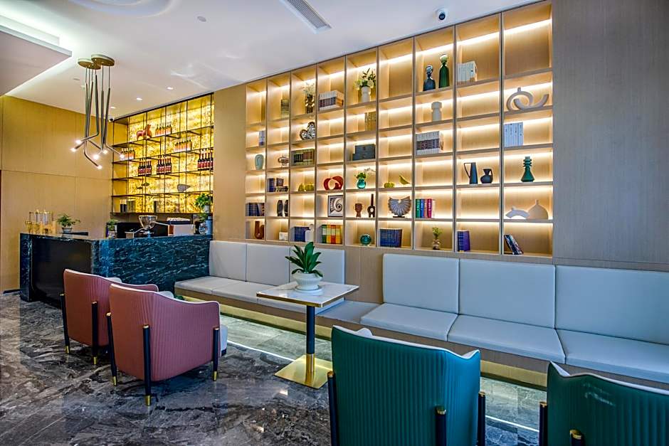 Yiwu Baide Theme Hotel