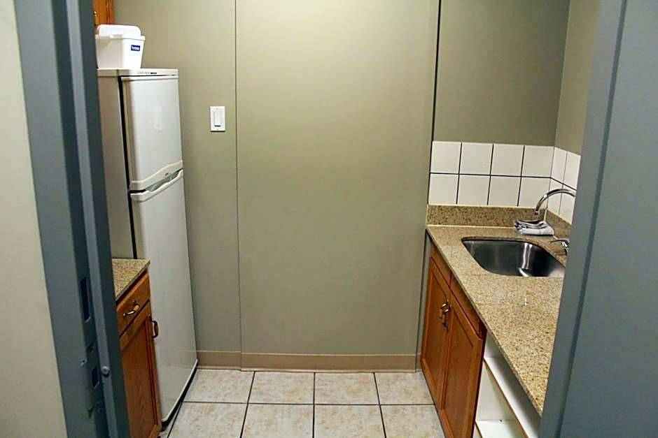 Travelodge by Wyndham Edmonton Airport