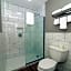 Hollywood Palms Inns & Suites