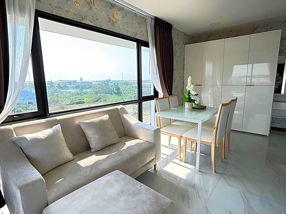 Arunsakhon luxury condo