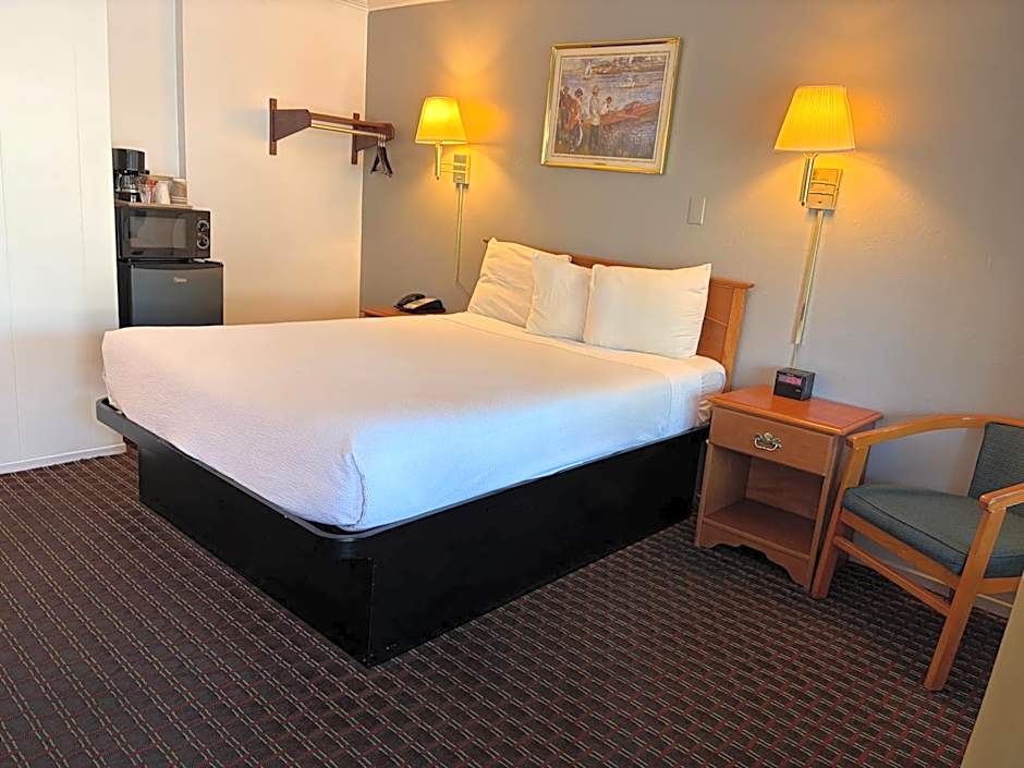 Lark Motel Willits