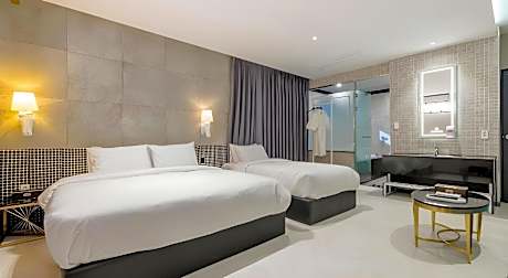 Standard Room - Comp Airport Shuttle upon request