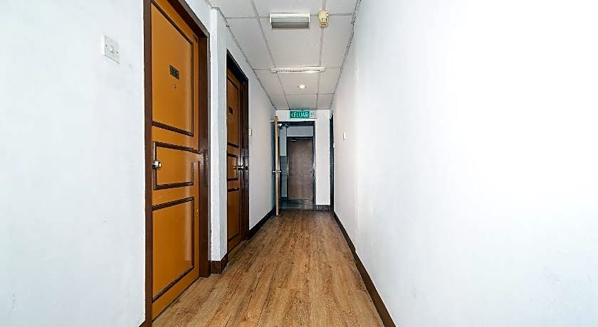 OYO 89864 Hotel Holiday Park