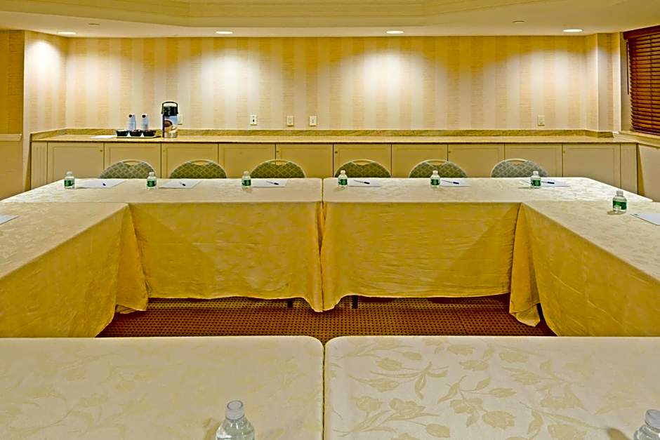 Rockville Centre Hotel