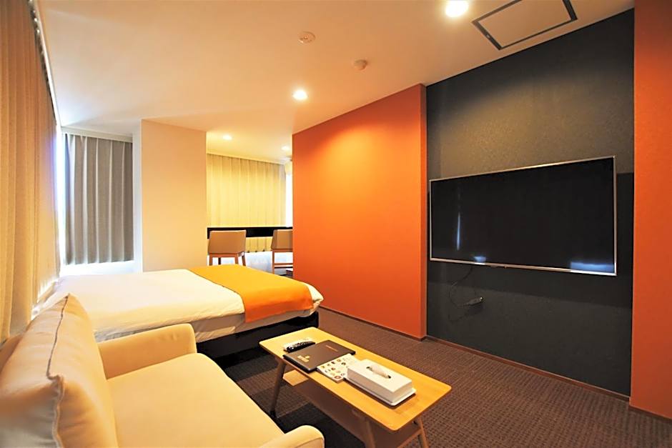 Photo 1 of 8 of 1 Queen Bed Suite, Jetted Tub