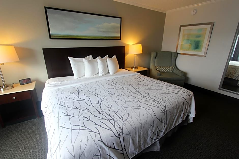 At Home Inn - Pensacola