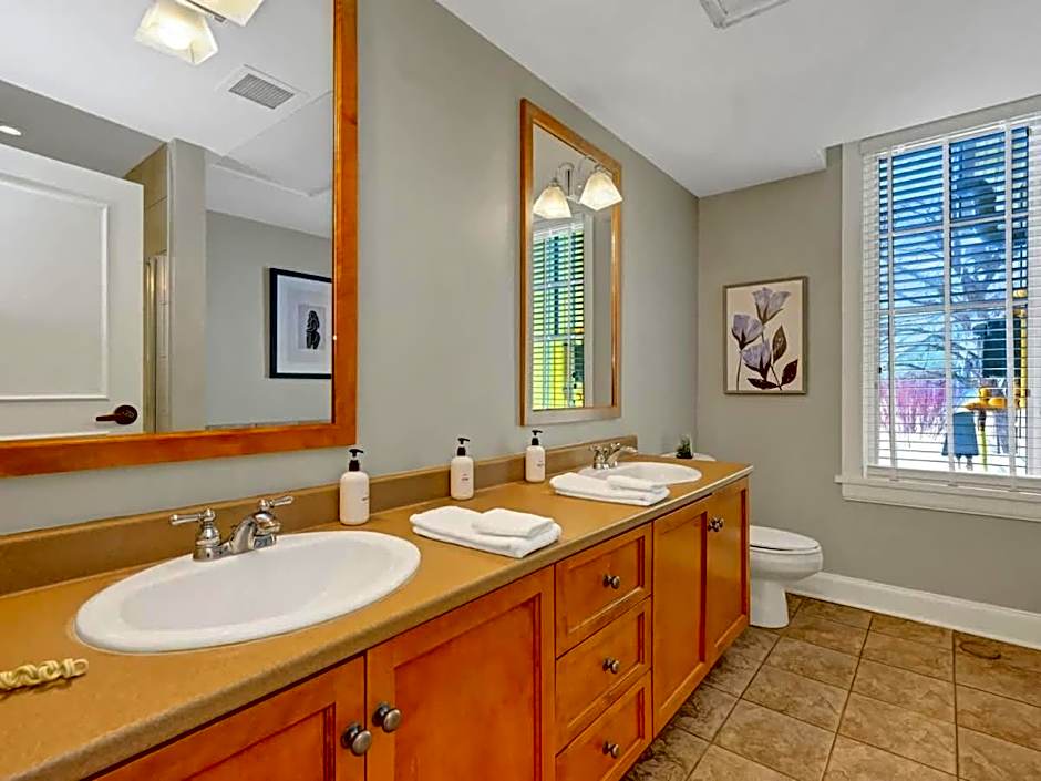 All Season Ski in Out Chalets at Calabogie Peaks