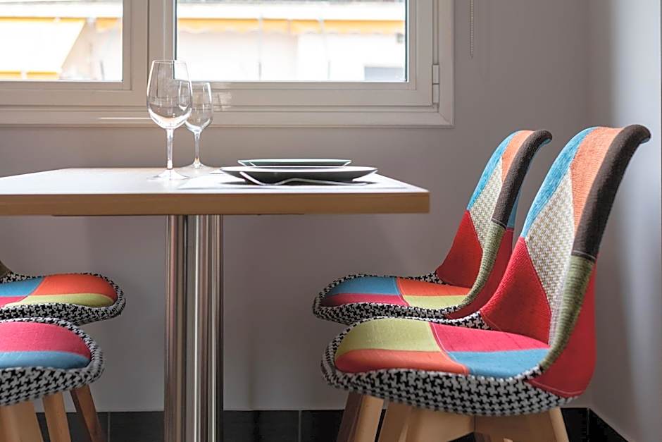 12 Keys Athens Apartments