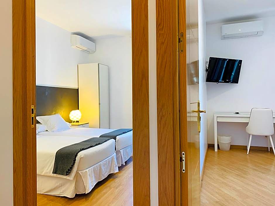 Super Balmes Guest House