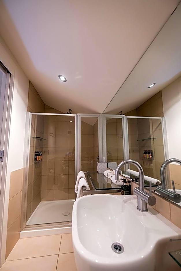 Sullivans Cove Apartments