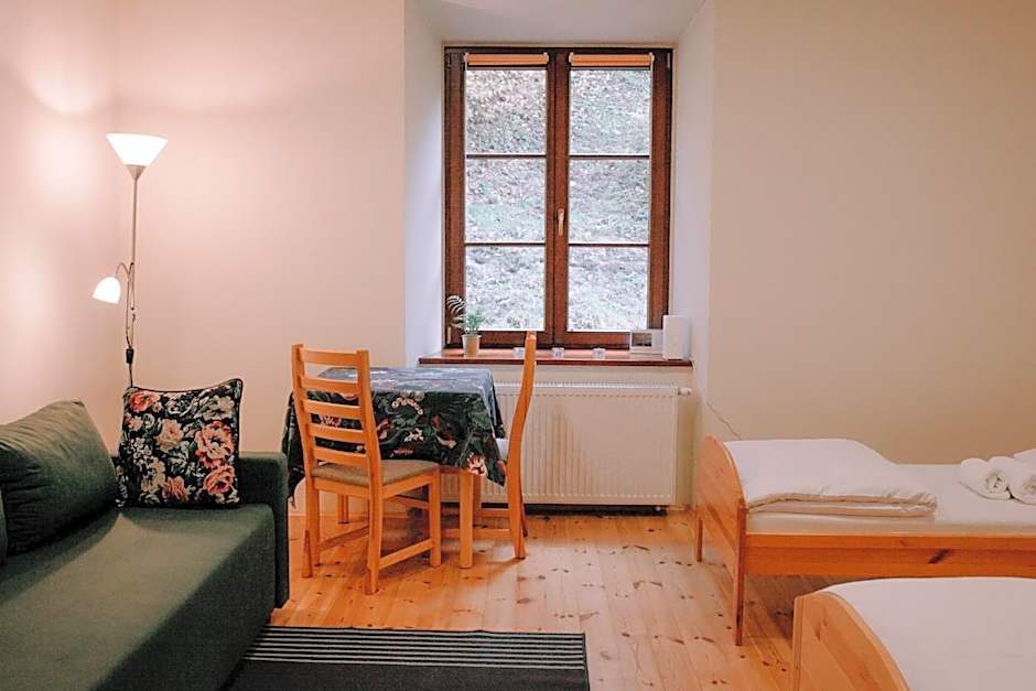 Zamkowa, Pokoje Gościnne