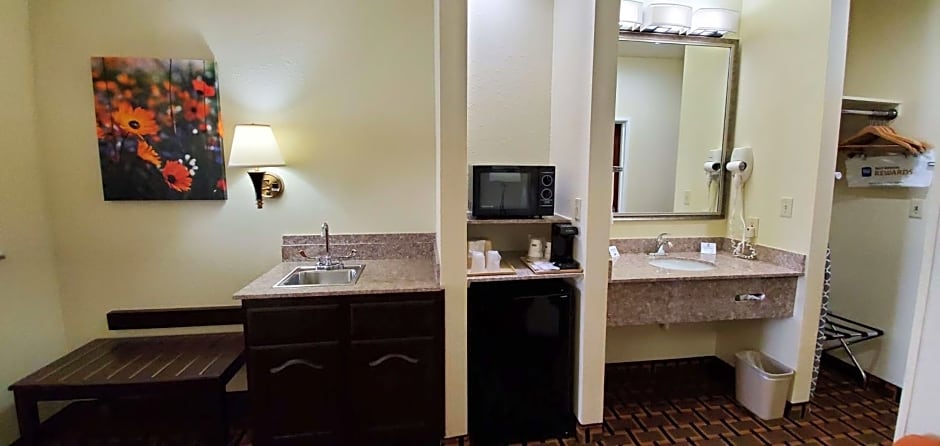 Best Western Executive Inn And Suites