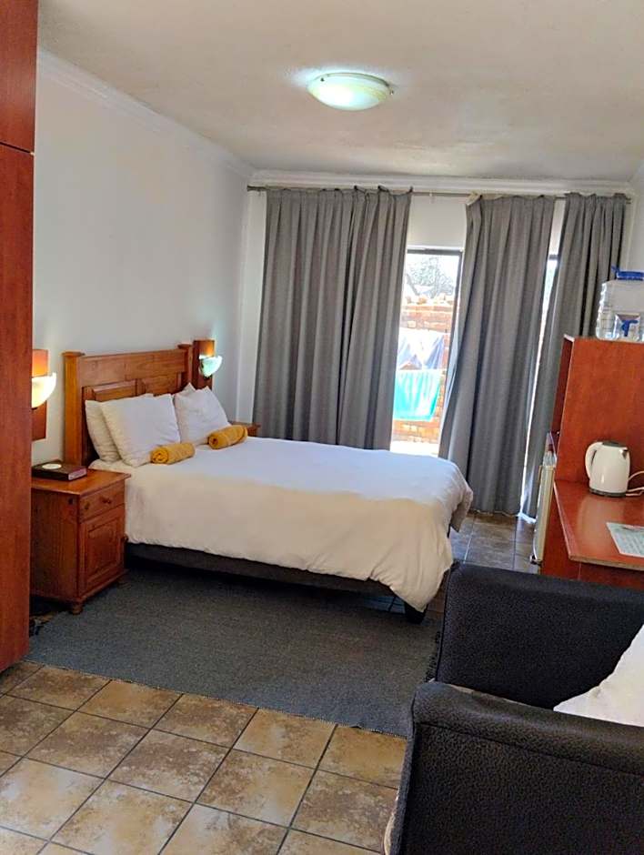 Woodpecker Guesthouse Middelburg Mpumalanga