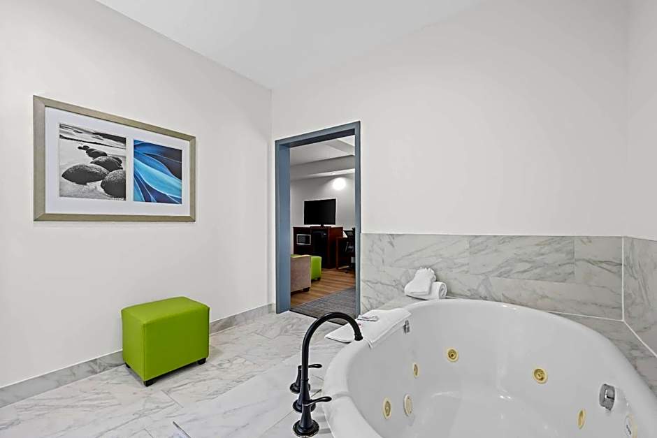 Comfort Suites New Bern near Cherry Point