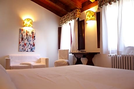 Double Room (1 Adult)