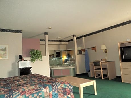 Deluxe King Suite