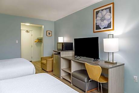 Nonsmoking 2 Queen-Size Beds Room