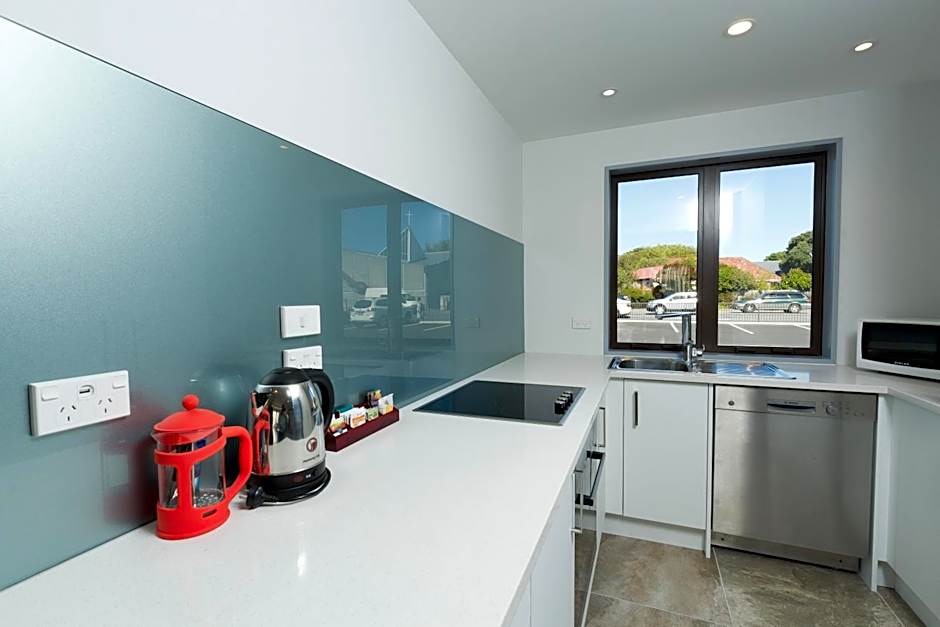 2 on Whiteleigh and 239 on Lincoln Motel