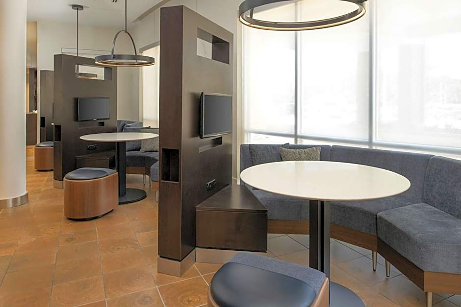 Courtyard by Marriott Houston City Place