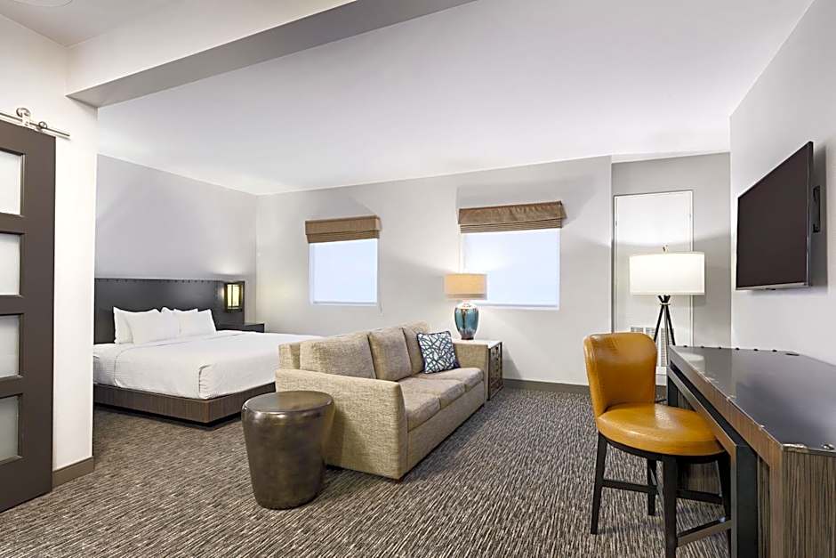 THE SOUTHLAKE HOTEL