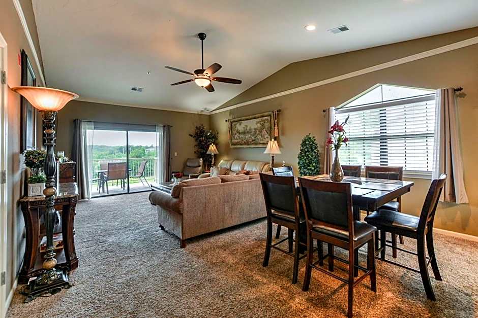 Luxury Condos at Thousand Hills - Heart of Branson - Beautifully remodeled - Spacious and Affordable