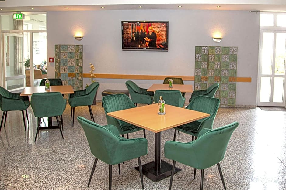 Fairway Hotel