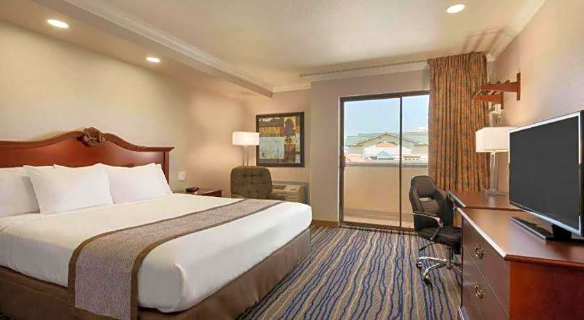 Days Inn by Wyndham Eureka CA