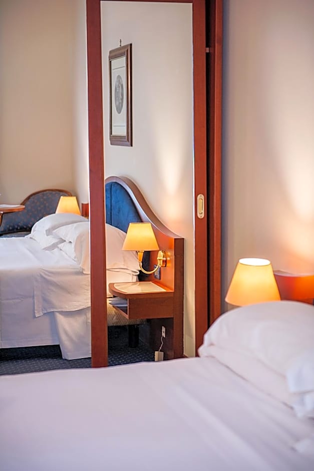 Massimo Plaza Hotel
