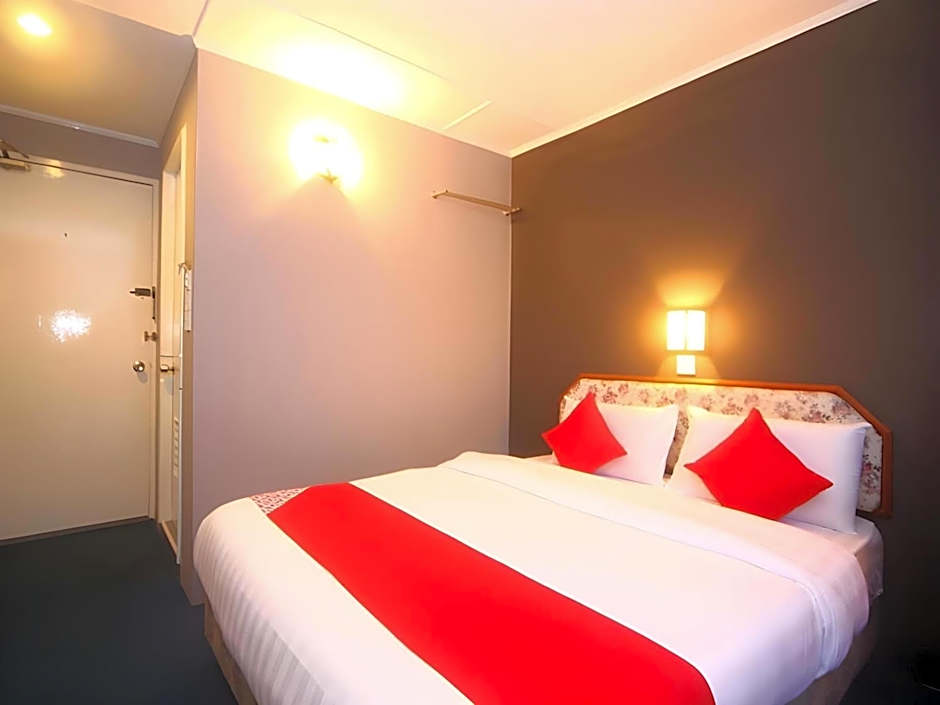 SUPER OYO 1026 Hotel Lutana