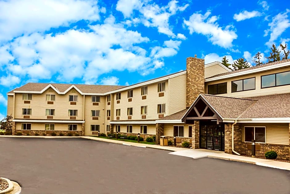 AmericInn by Wyndham Sheboygan