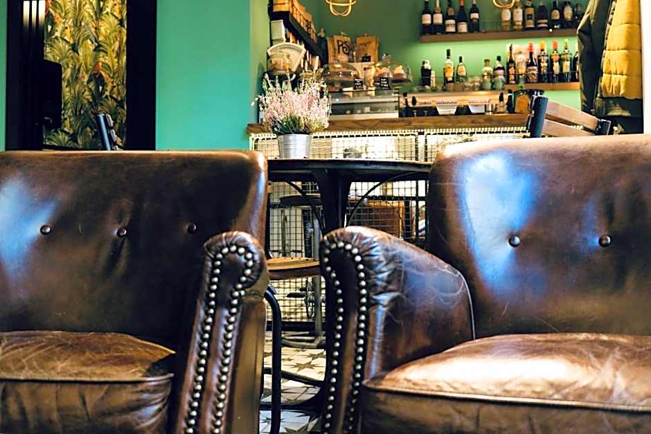 Winederful Hostel & Café