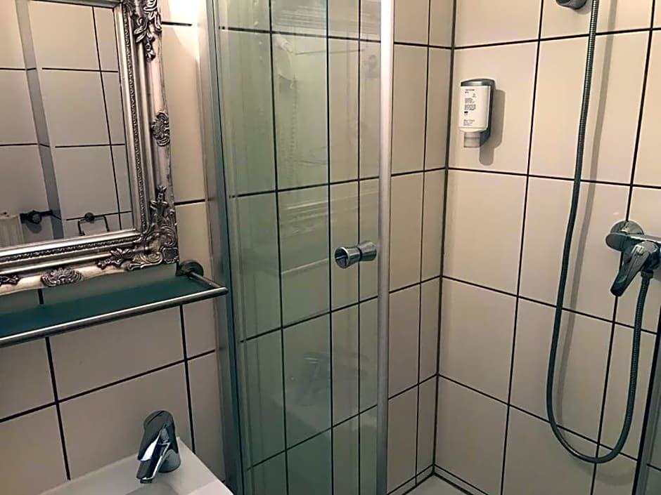 Balthasar Neumann Speiserei & Gästehaus - Zentrum Brühl -E-Ladestation, nähe Phantasialand