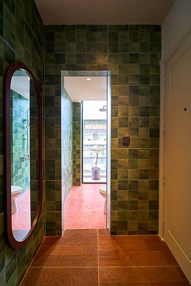Len Hotel