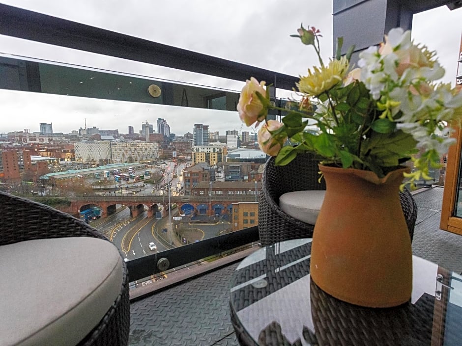 Live in Leeds Sky Penthouse
