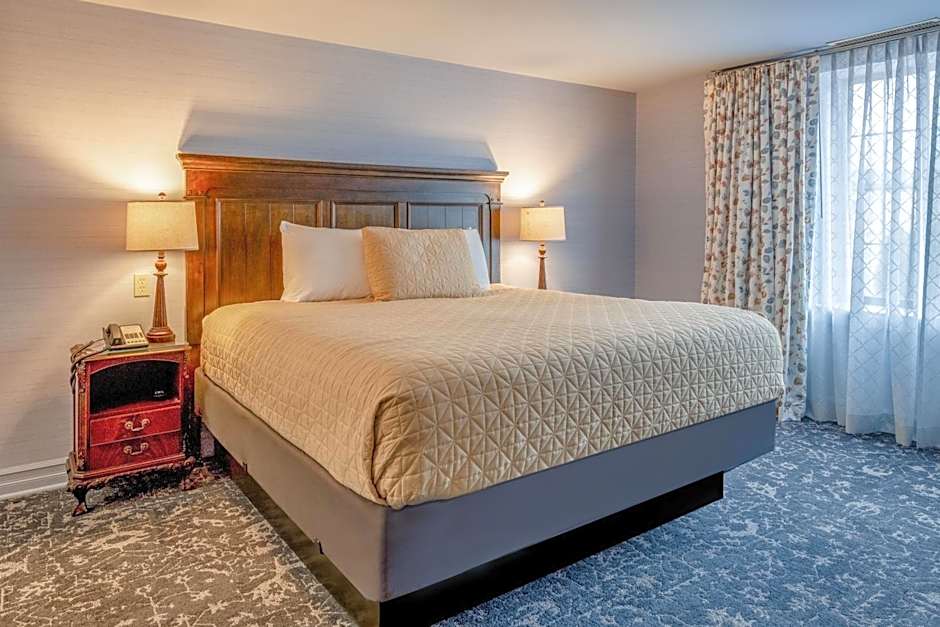 Red Coach Inn