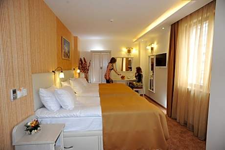 Triple Room with Balcony